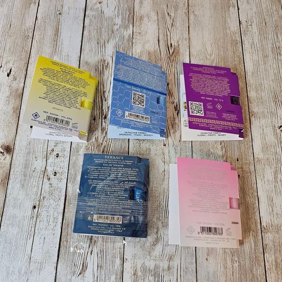 Women's Versace samples - Picture 2 of 2